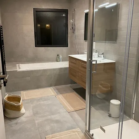 Holiday home Jolie Maison Neuve Nantes-zola Nantes